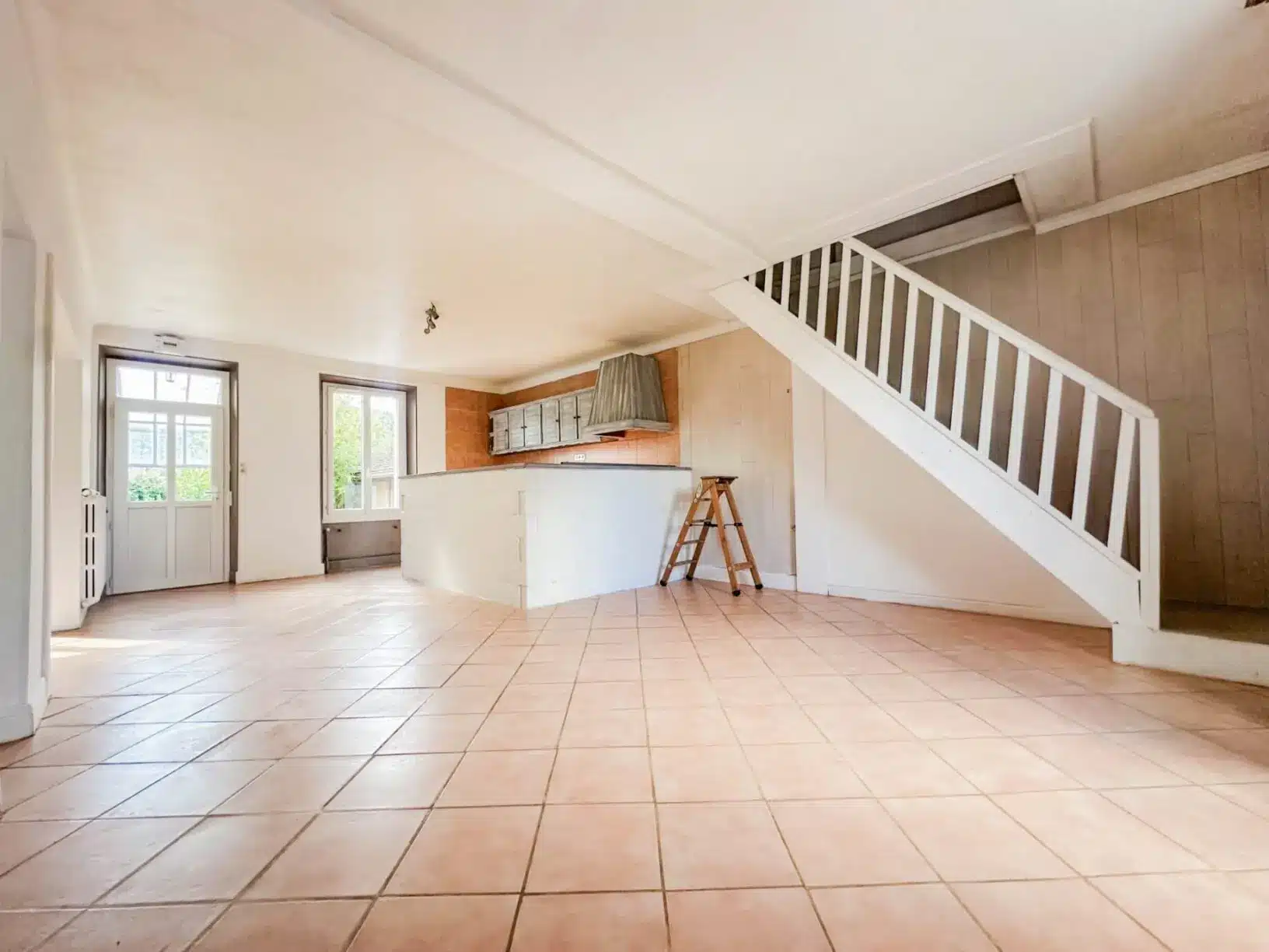 127 Beaux espaces – dépendance/écuries- Beaumont-du-Gatinais