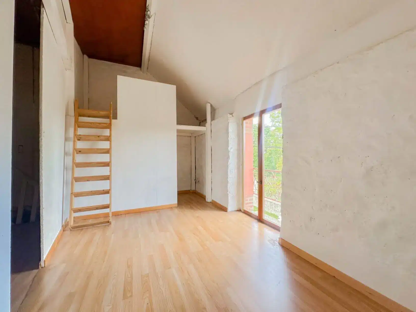 132 Beaux espaces – dépendance/écuries- Beaumont-du-Gatinais