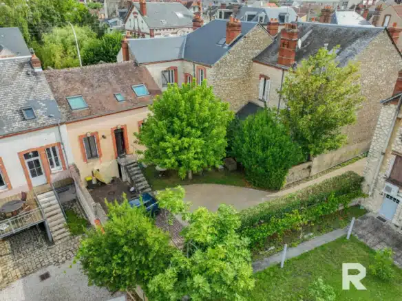 Centre ville – 4 chambres – Jardin et parking