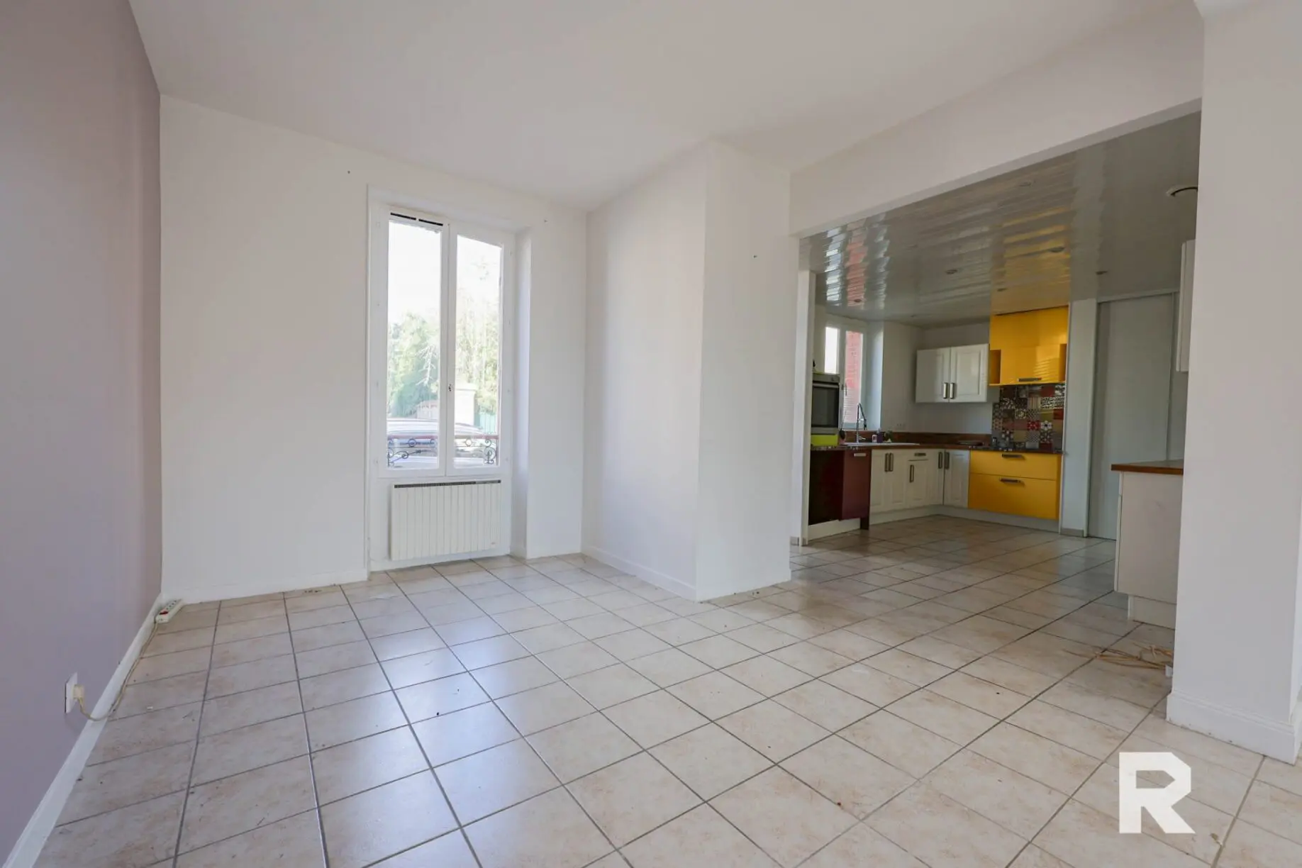 146 Centre ville – 4 chambres – Jardin et parking