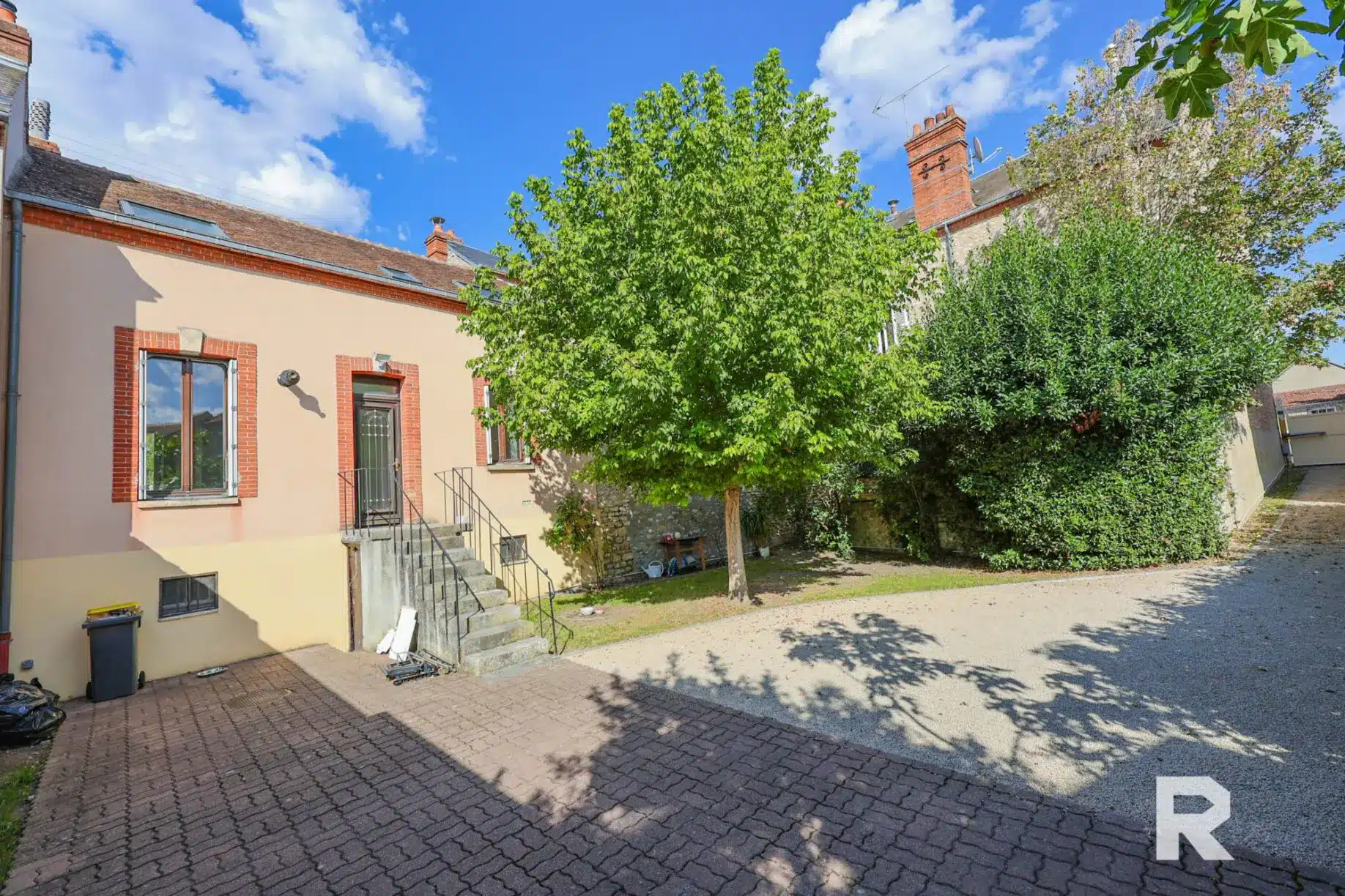 154 Centre ville – 4 chambres – Jardin et parking