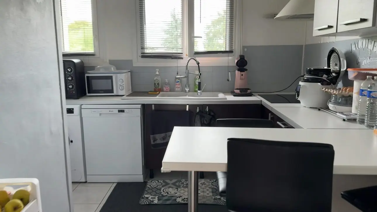 70 Appartement 2 chambres balcon garage