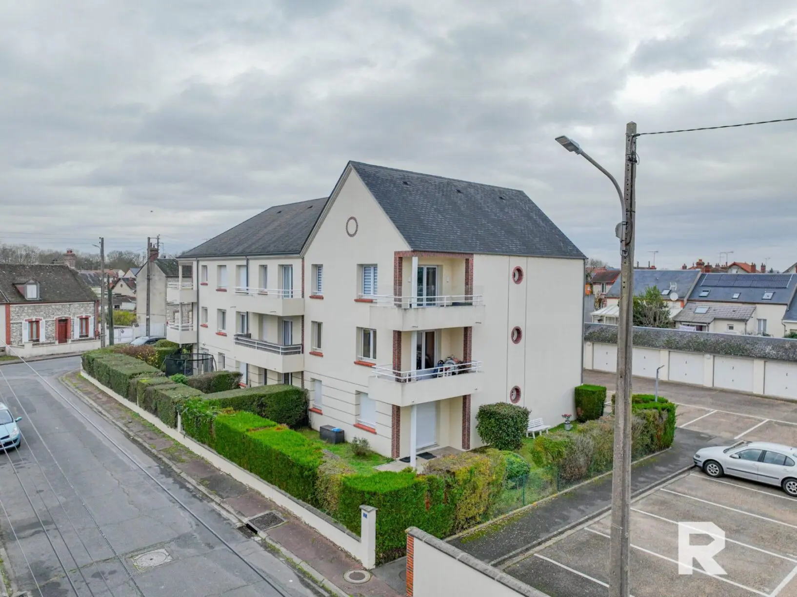 Appartement standing – 2 chambres – Garage – Place de parking