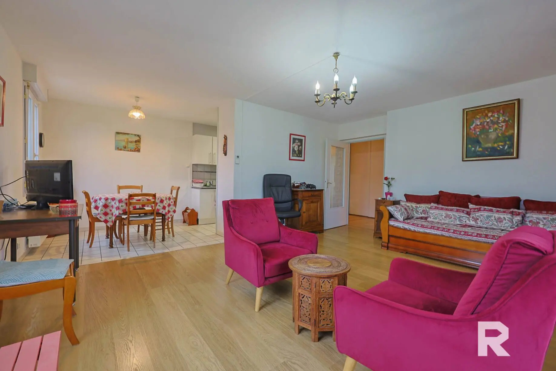 73 Appartement standing – 2 chambres – Garage – Place de parking