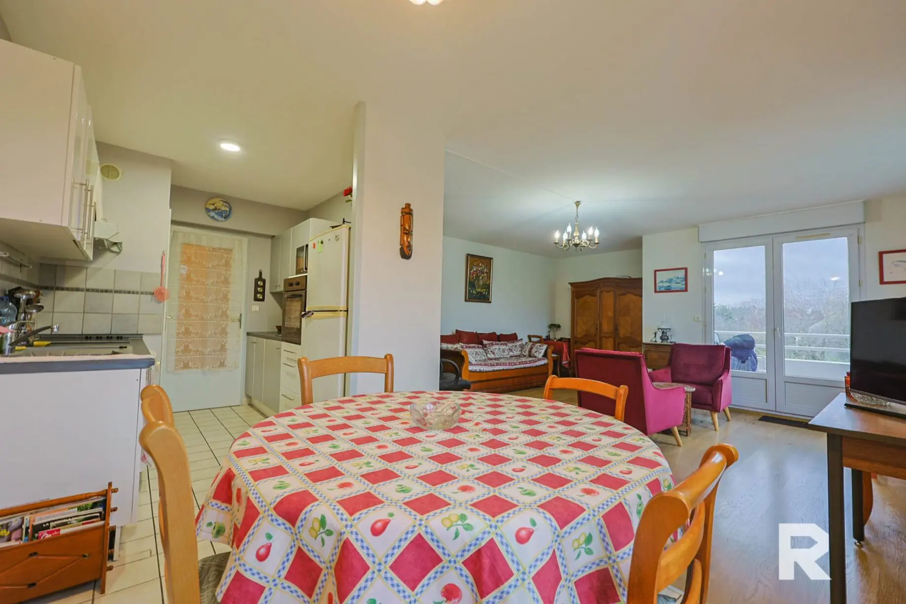 76 Appartement standing – 2 chambres – Garage – Place de parking