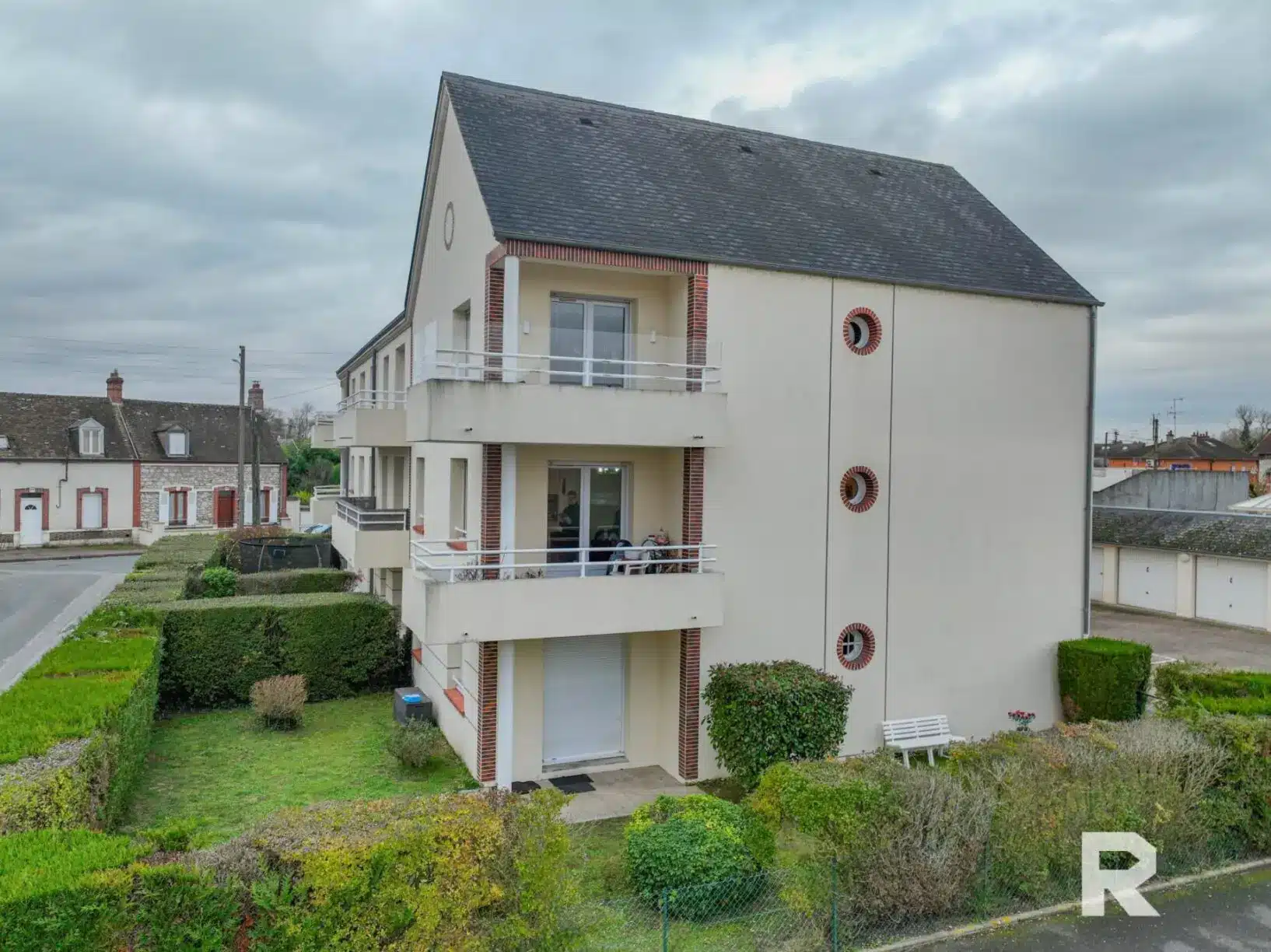 78 Appartement standing – 2 chambres – Garage – Place de parking