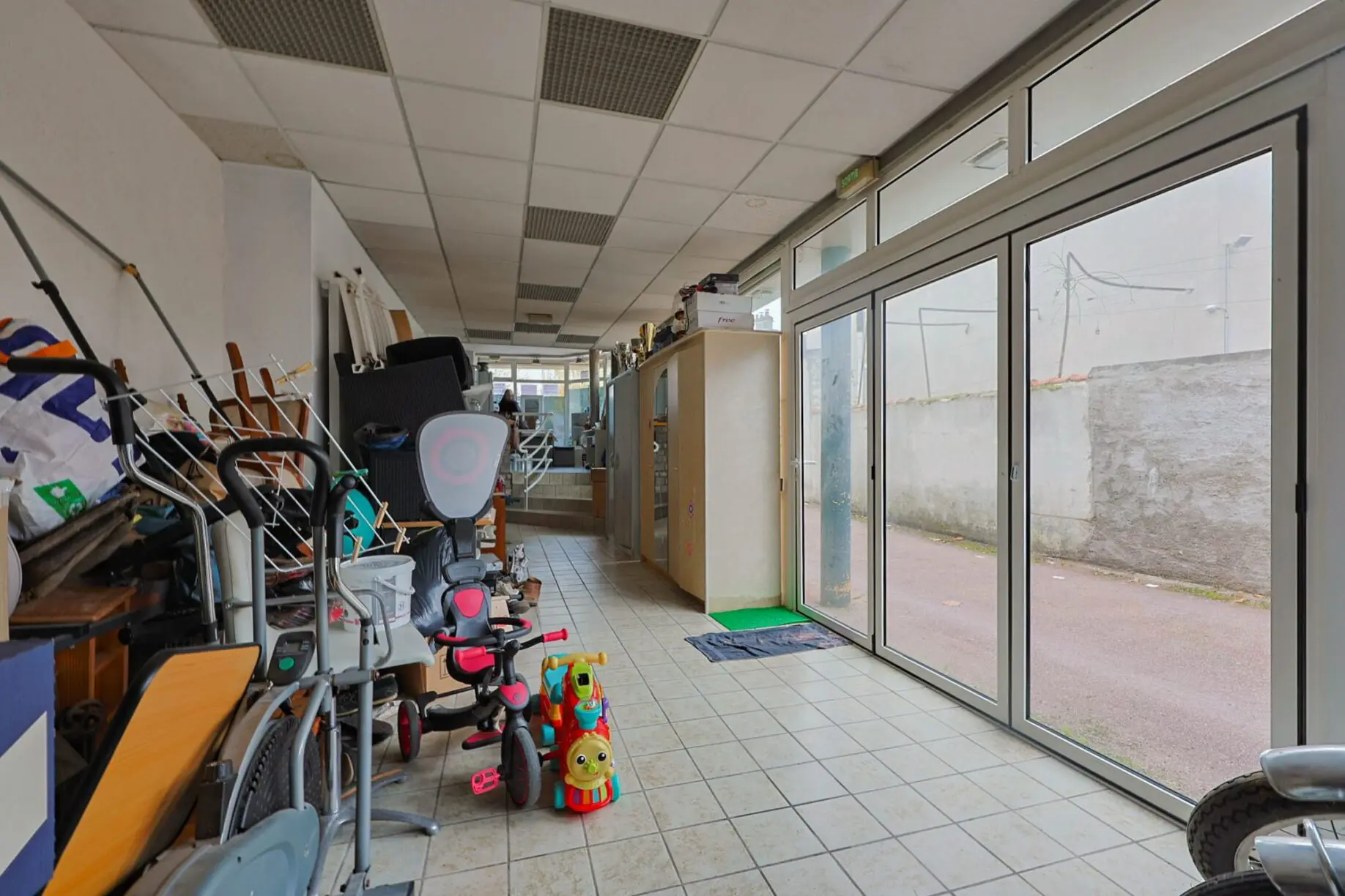 102 Immeuble – Montargis proche Centre – local commercial, studio et T3