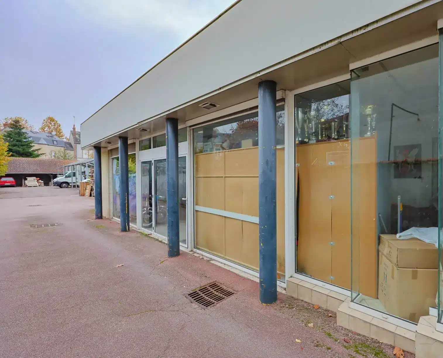 103 Immeuble – Montargis proche Centre – local commercial, studio et T3