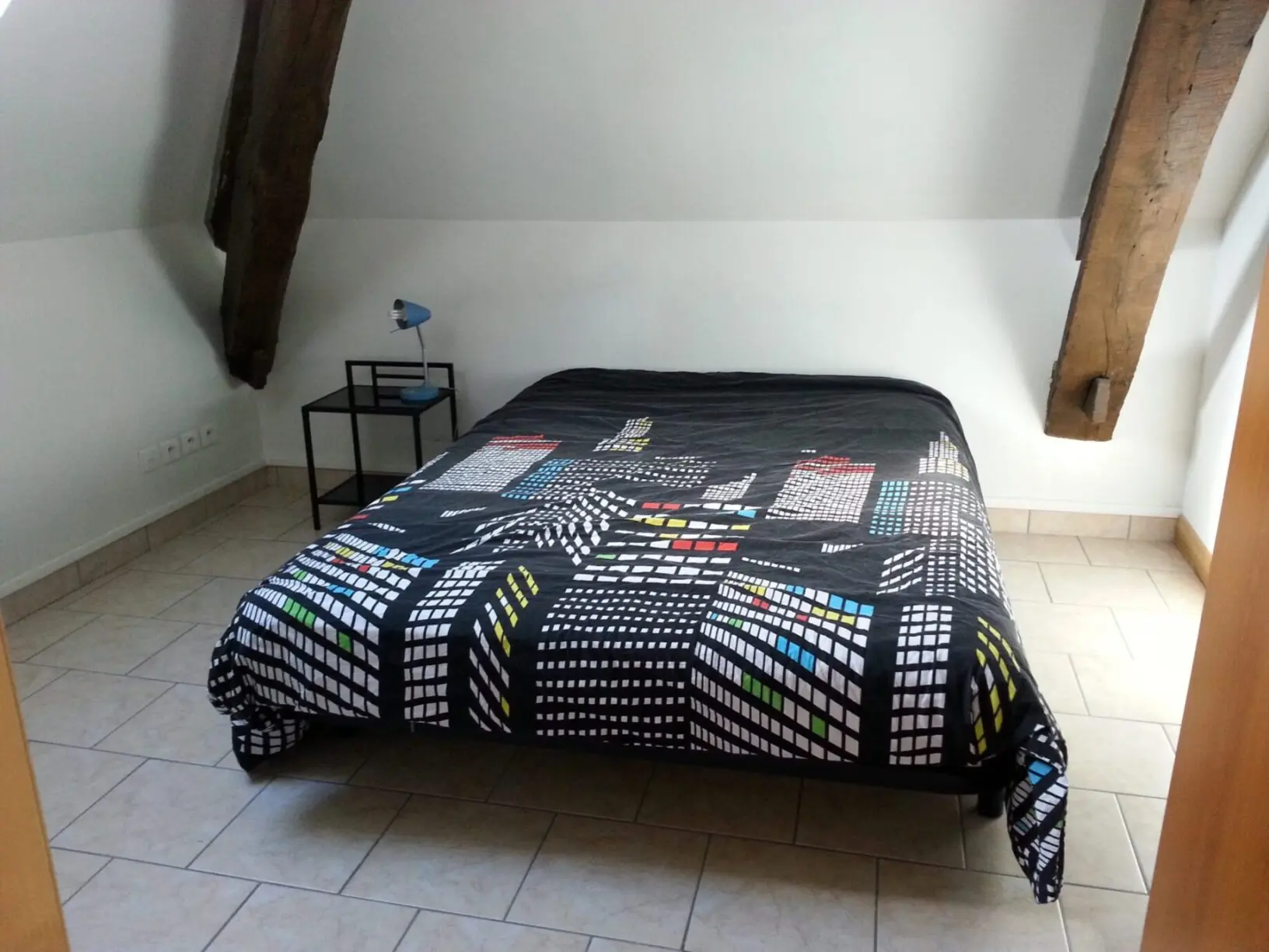 134 Immeuble de 4 lots – 3 T2 et 1 local commercial