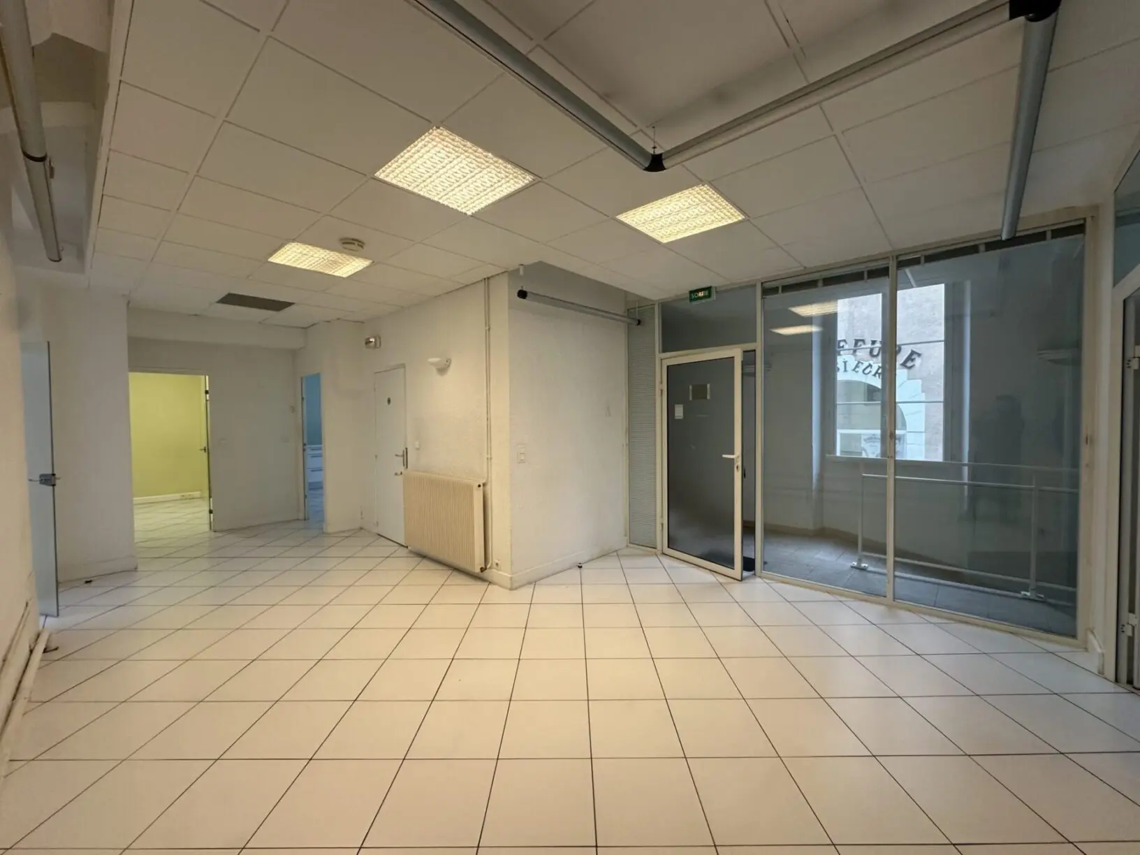 139 Immeuble de 4 lots – 3 T2 et 1 local commercial
