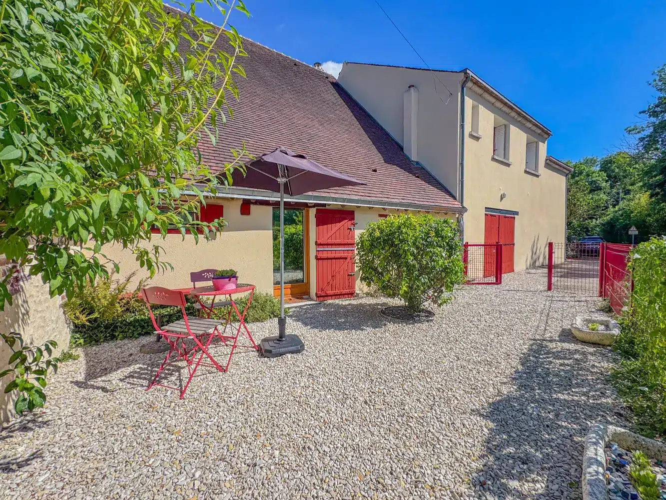 Local – Angle de rue – 100m2