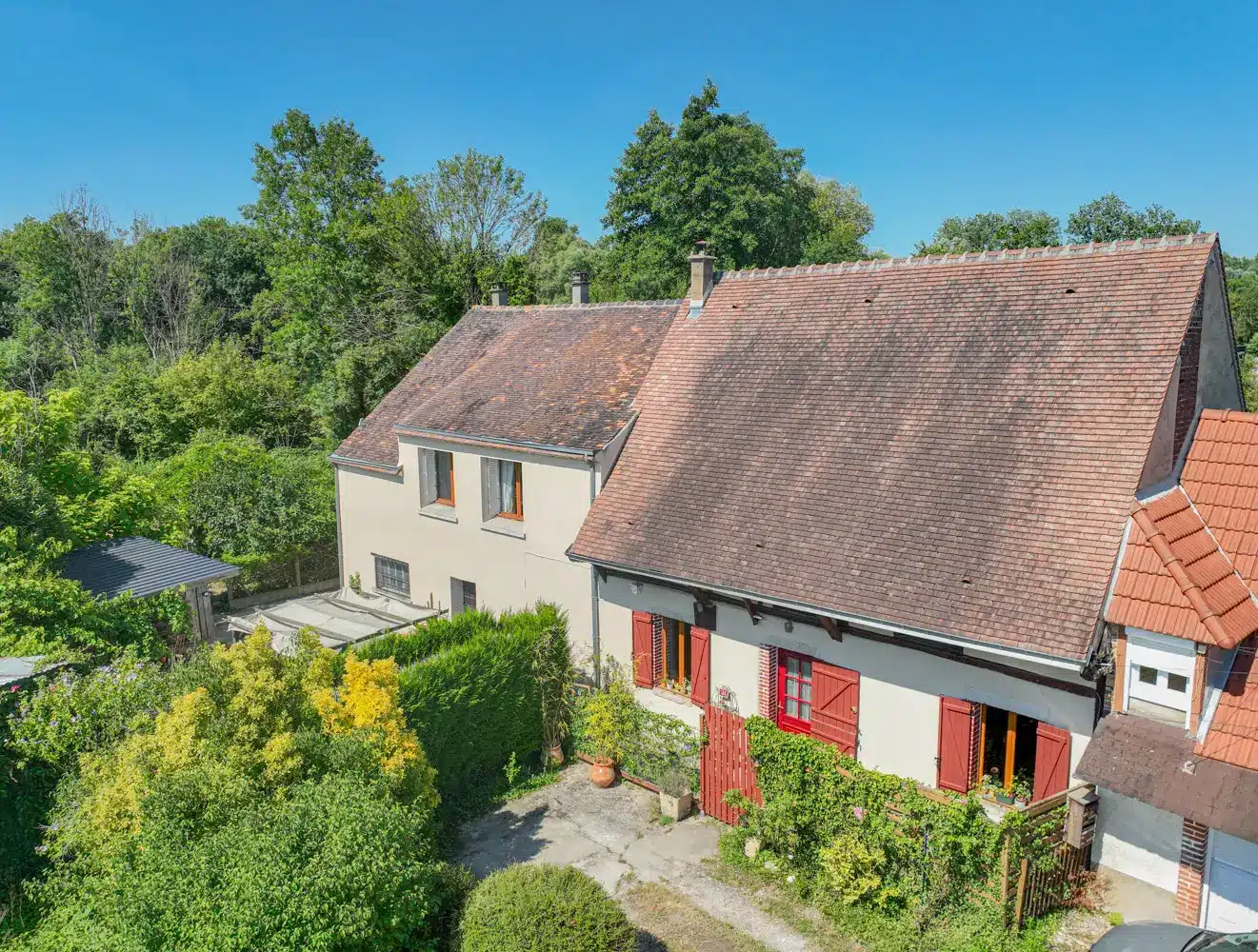 158 Local – Angle de rue – 100m2