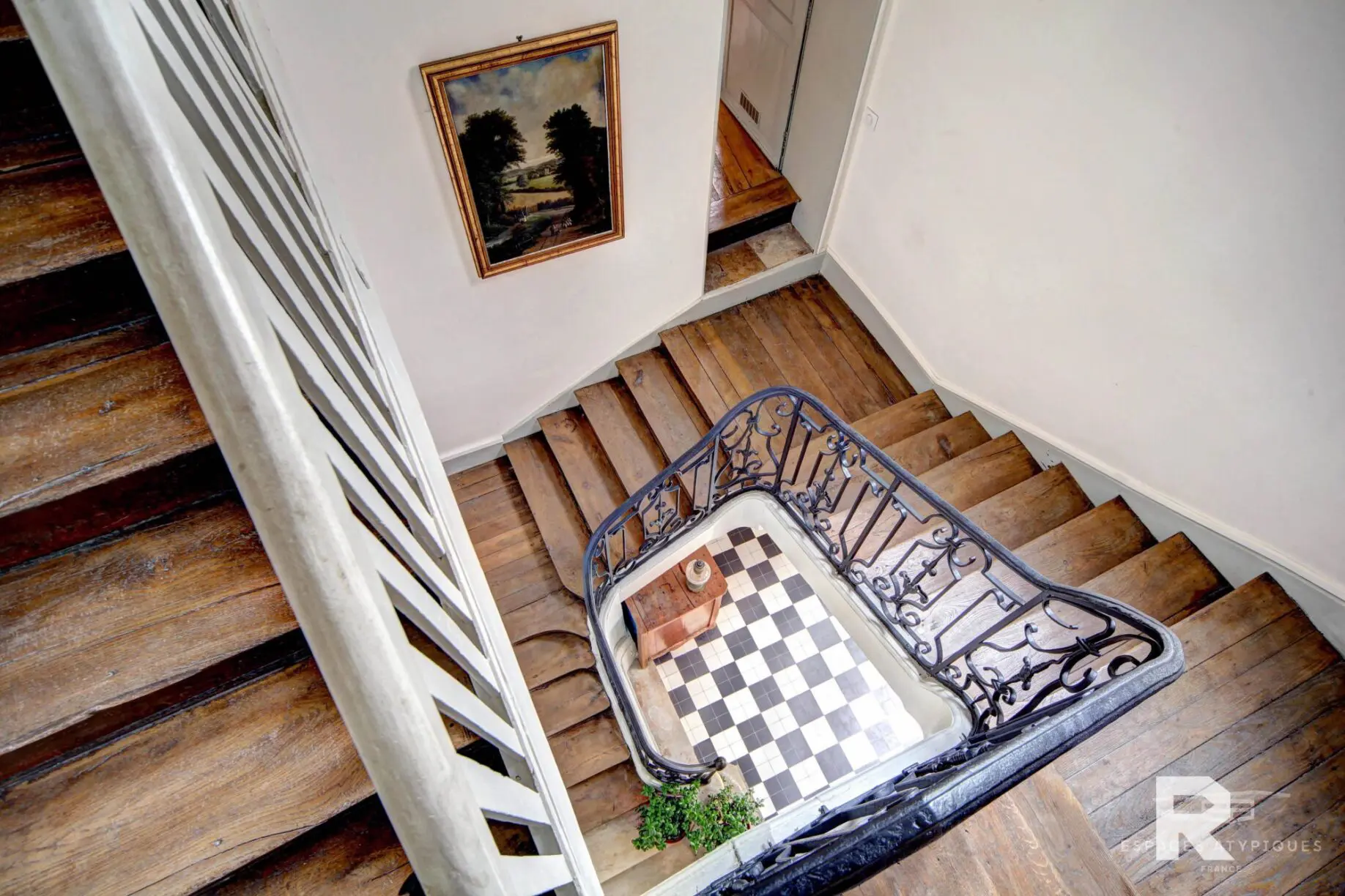 16 Amilly Viroy – 3 chambes – VenteAncien presbytère – hyper centre – 4 chambres – Cour – GarageAmilly Viroy – 3 chambes – Vente