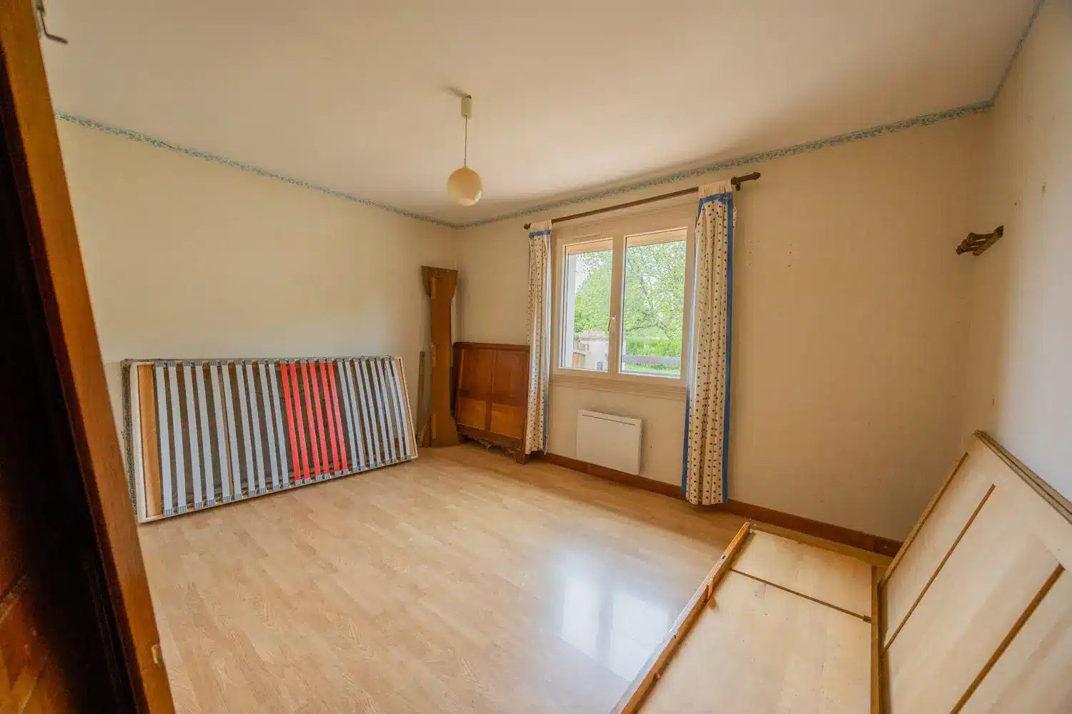 329 Maison à renover 2 chambres