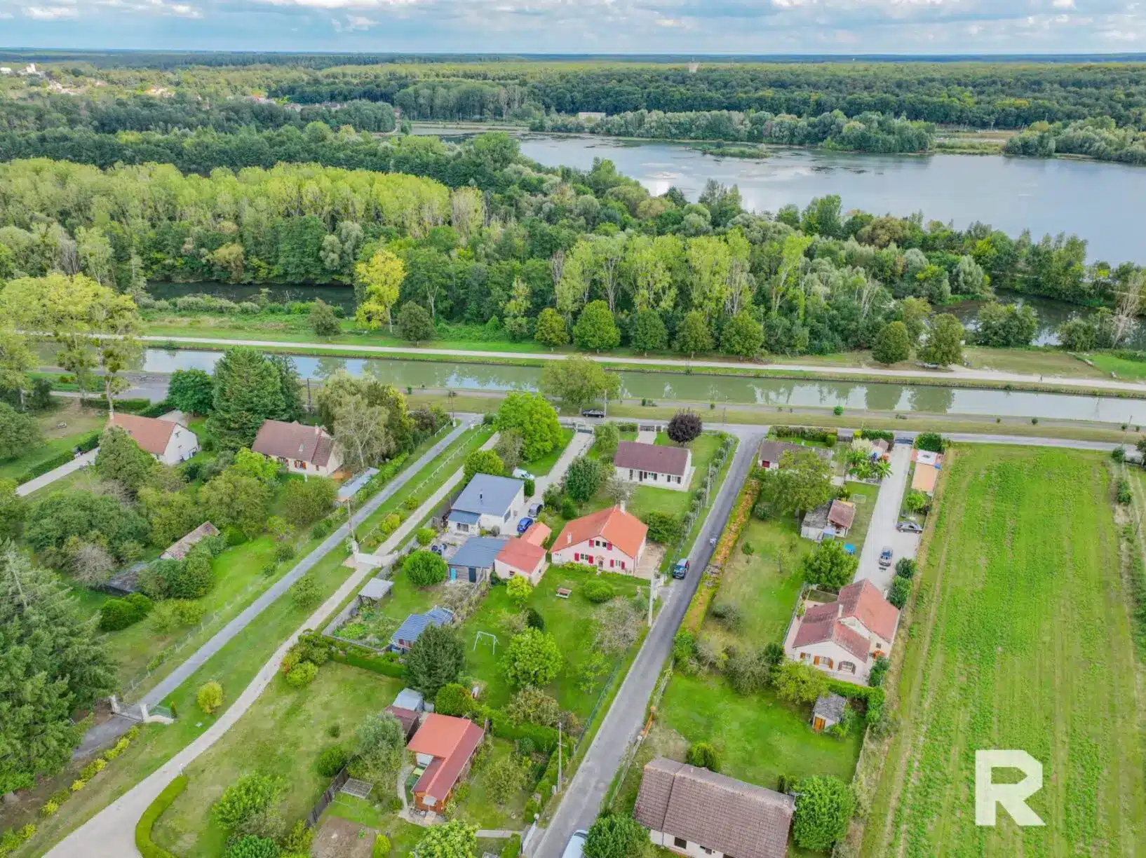 342 Maison bord du canal – 4 chambres – Cepoy