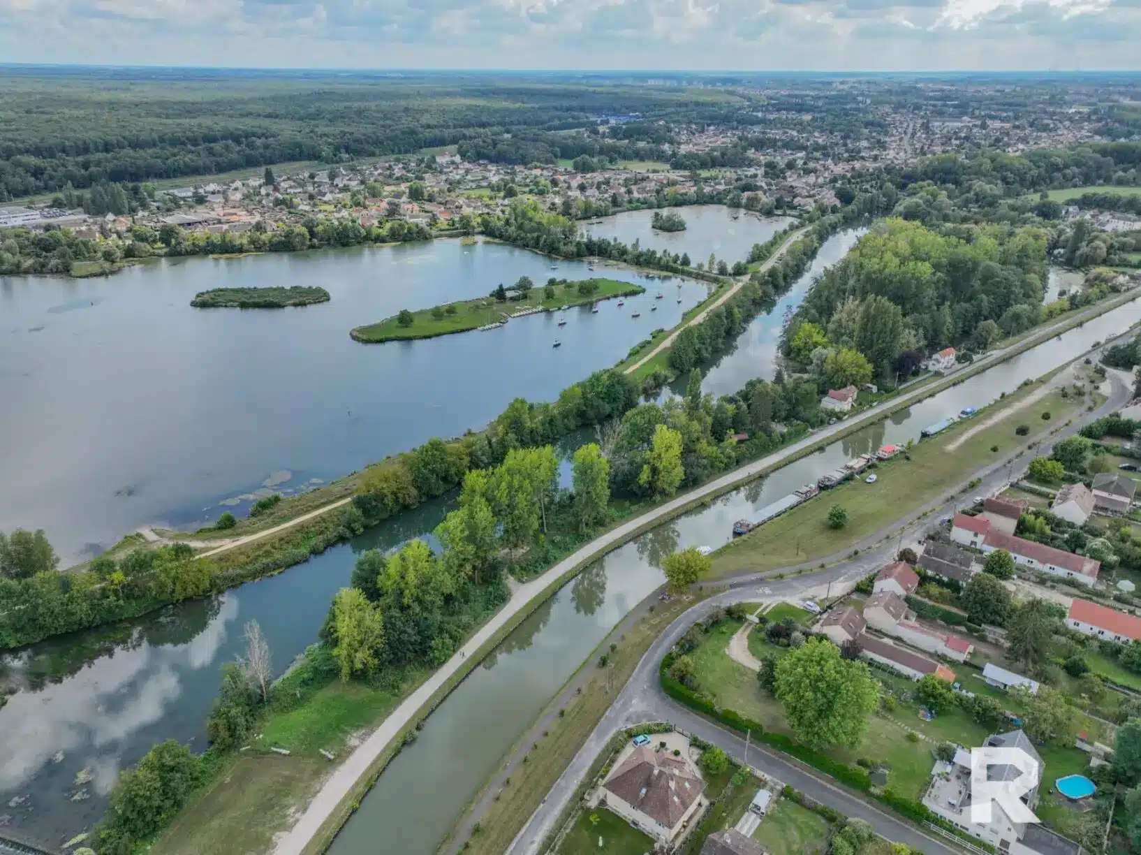 343 Maison bord du canal – 4 chambres – Cepoy