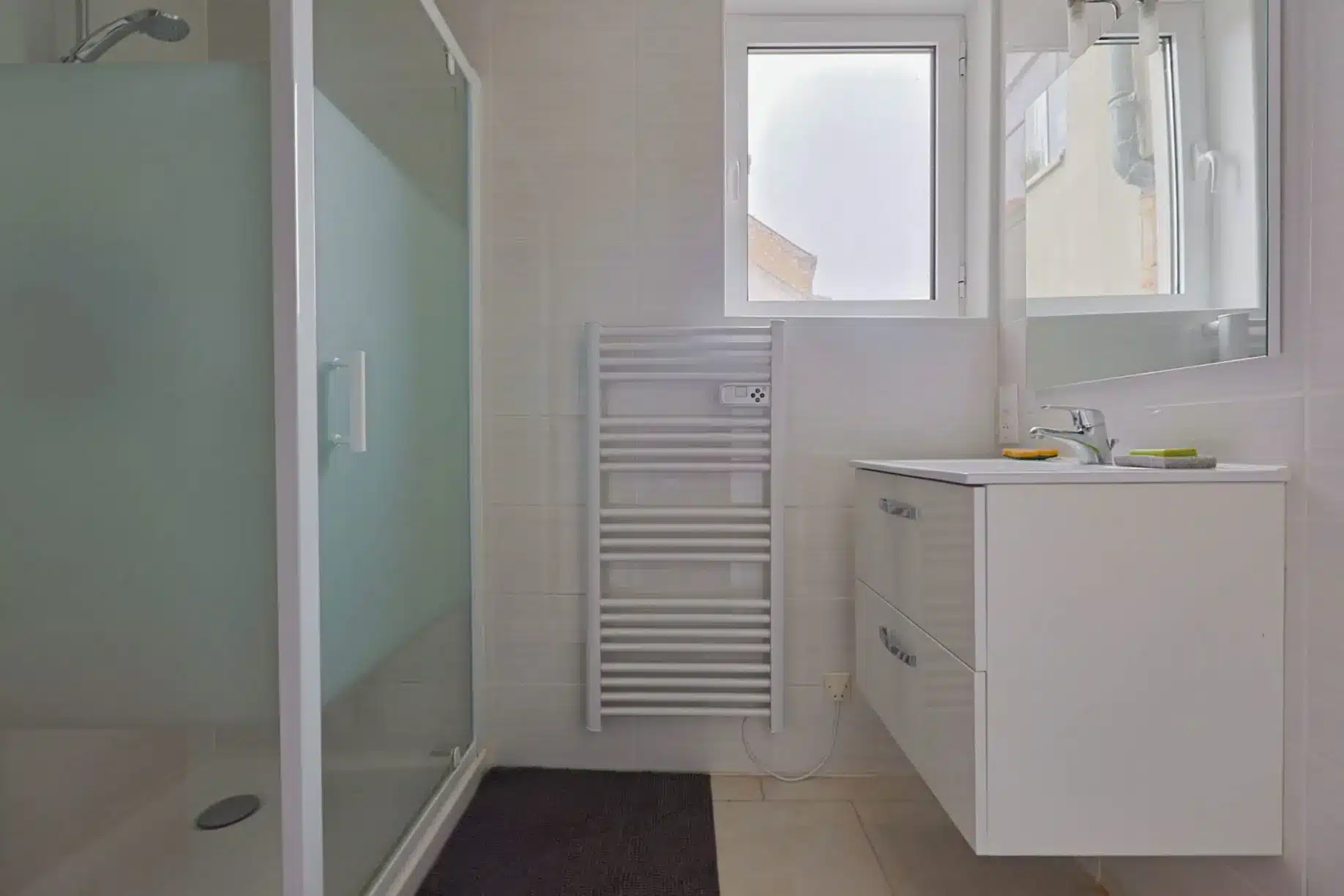 99 Immeuble – Montargis proche Centre – local commercial, studio et T3