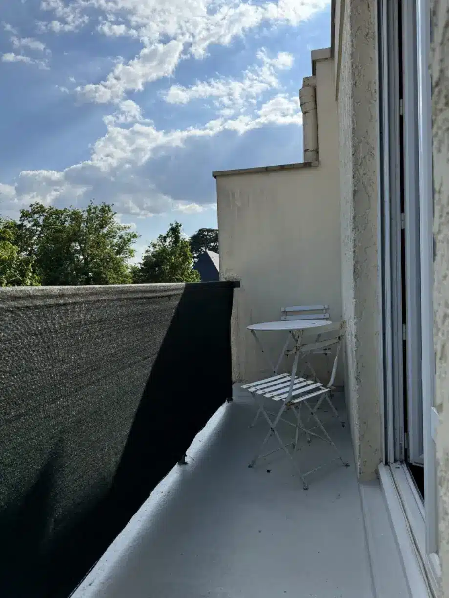 Appartement_VA2043-RESIDE_Immobilier-1-scaled Studio – Bord de Loire – Tram 500m