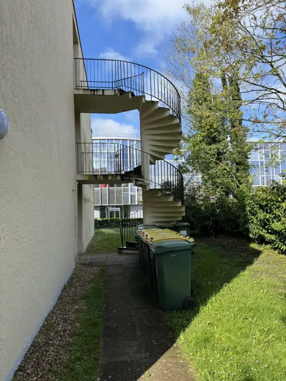 Appartement_VA2043-RESIDE_Immobilier-7-1-scaled Studio – Bord de Loire – Tram 500m