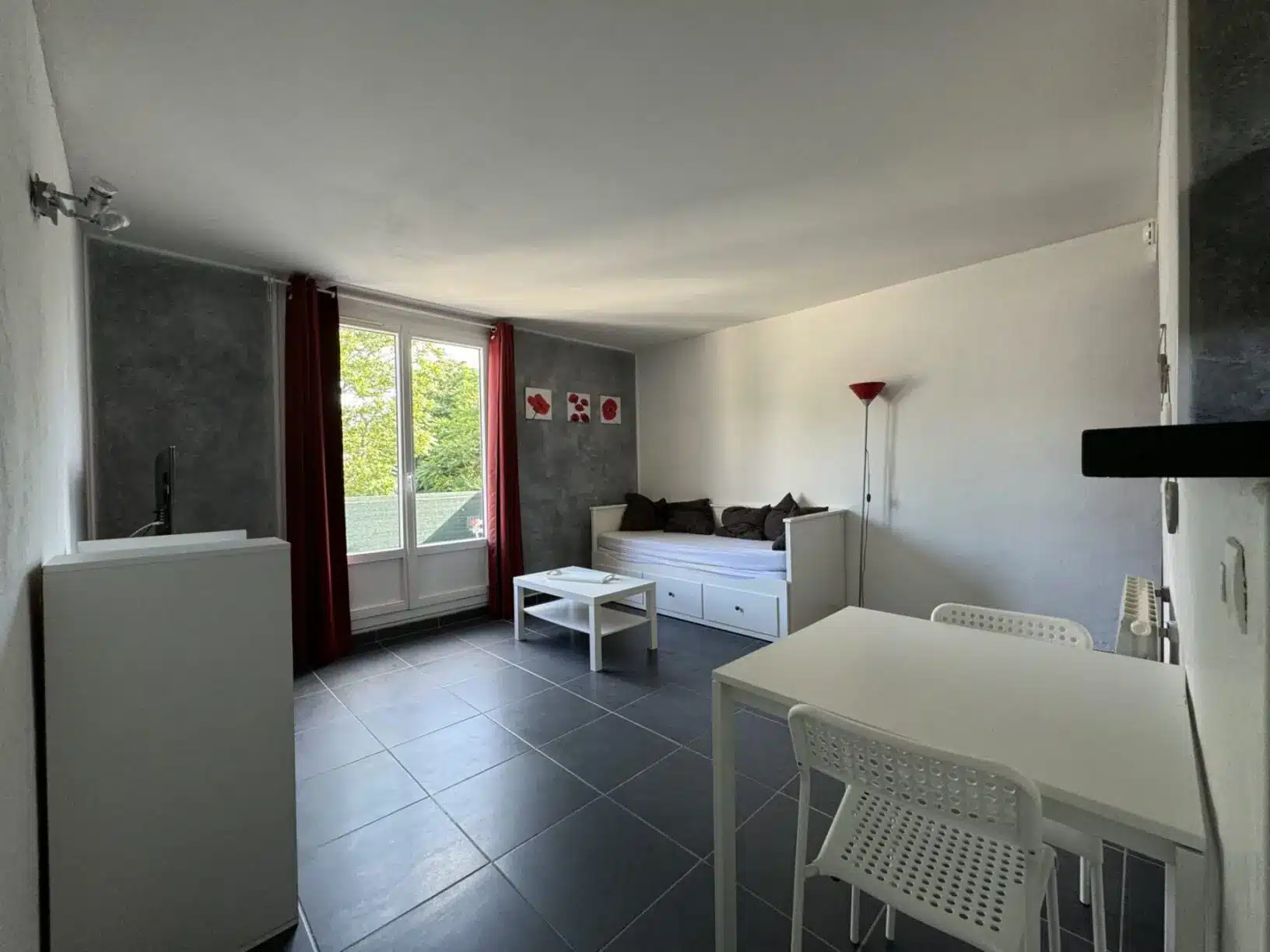 Appartement_VA2043-RESIDE_Immobilier-scaled Studio – Bord de Loire – Tram 500m