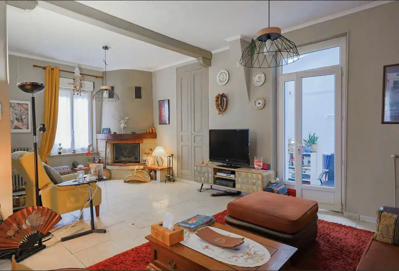 Capture-decran-2026-02-18-a-15.13.11-Grande Maison en pierre – 3 chambres