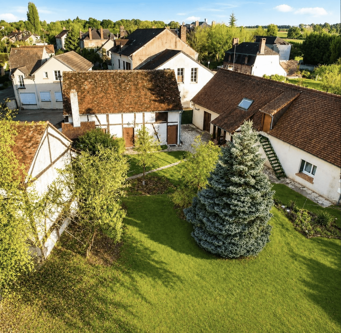 Maison 6 pièces 115 m² · à Champcevrais · 115 m² · 160 000 €