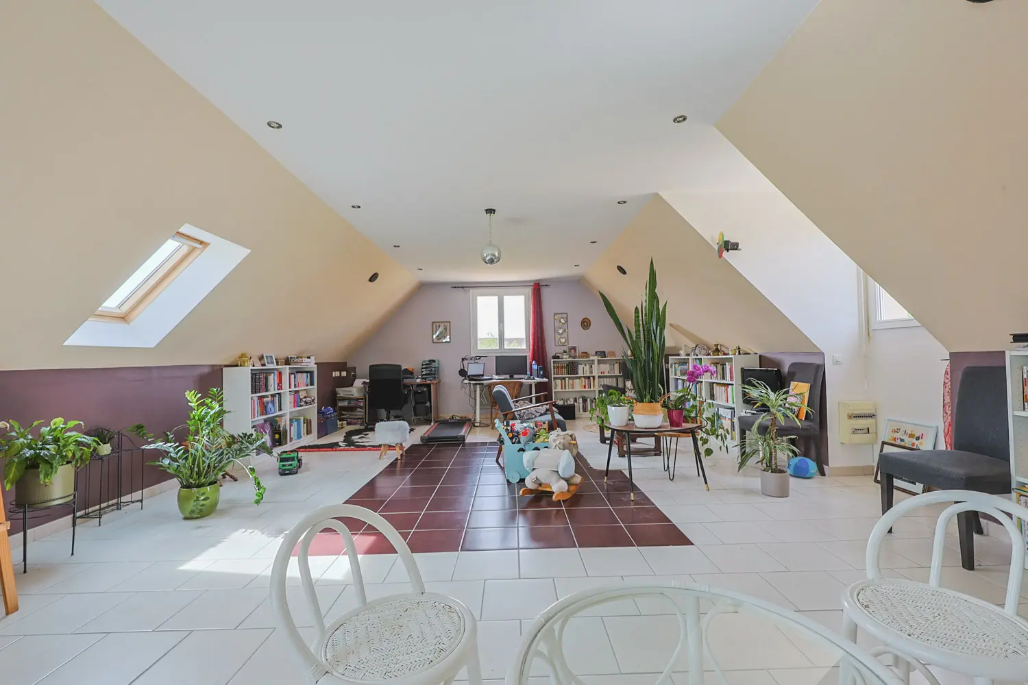IMG_4364 Maison Familiale – 4 chambres – 2 salles d’eaux