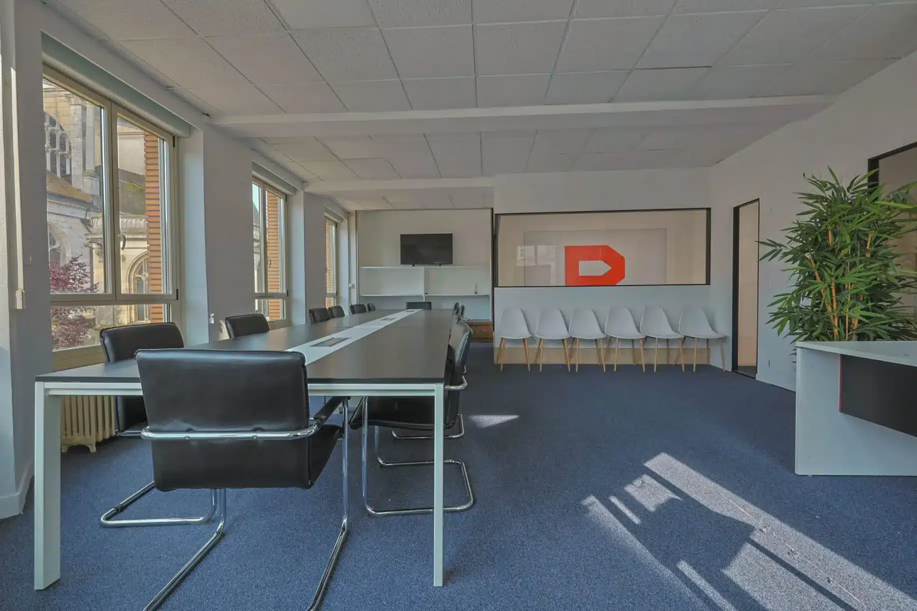 Immobilier-Pro_LP076-RESIDE_Immobilier-2-scaled (1) Salle de Reunion – Montargis Centre