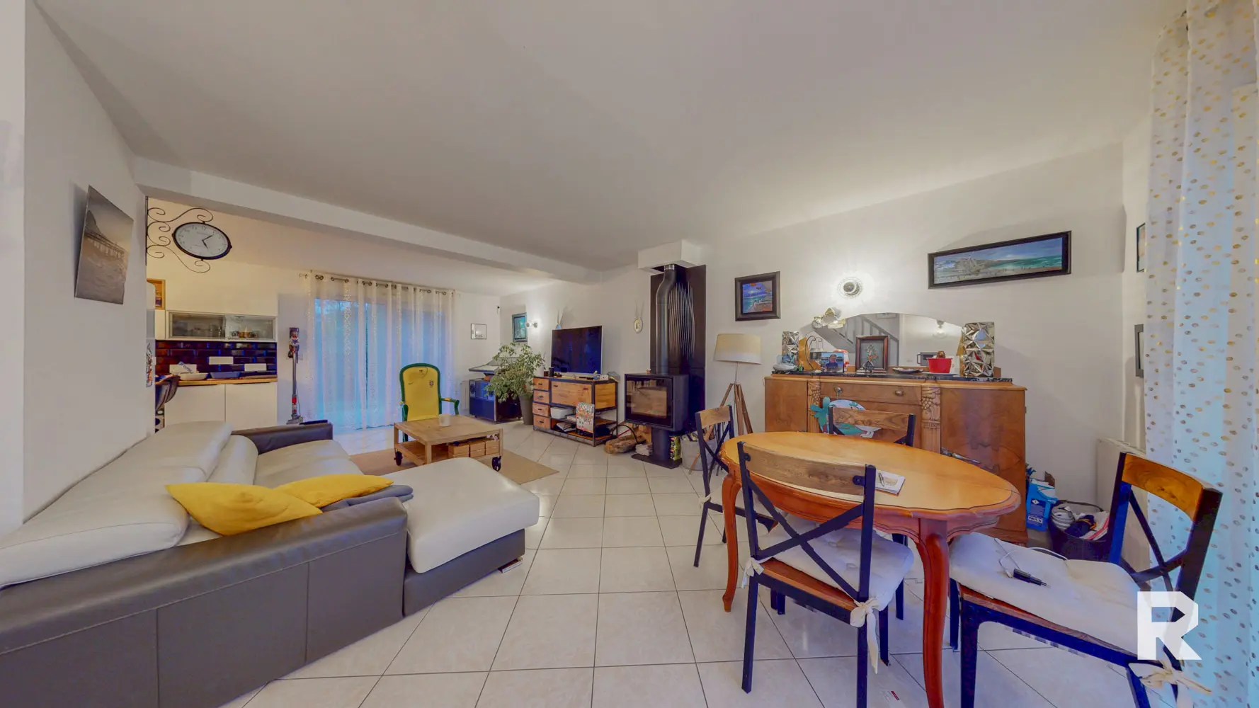 Maison-Familiale-Secteur-Christ-3-chambres-11142025_102630 Maison familiale – secteur Christ –