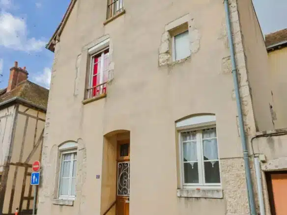 Maison de ville – proche tous commerces – Chatillon-Coligny