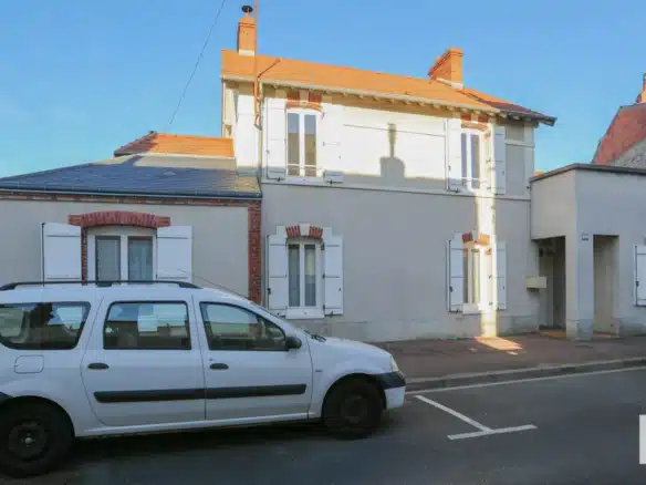 Maison de ville – 4 chambres – Garage – Gare