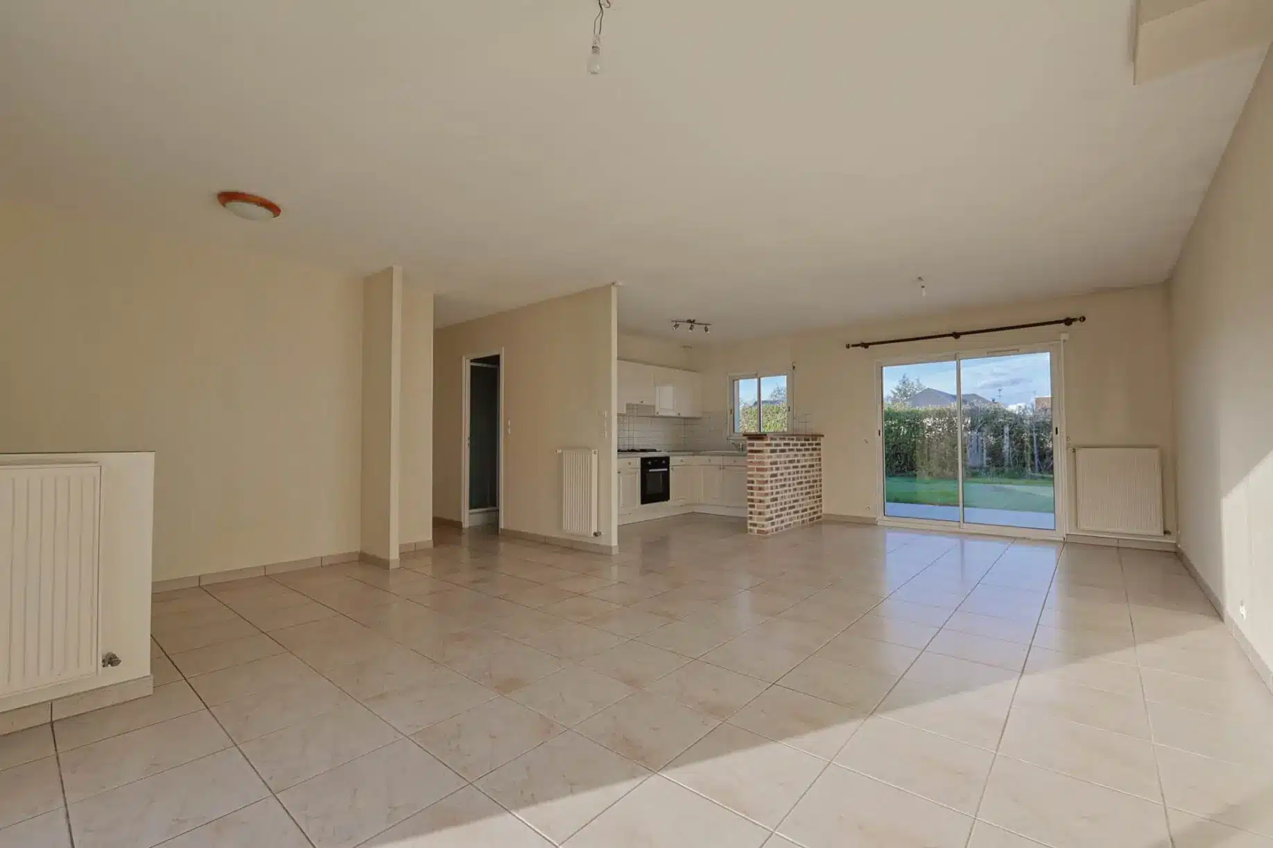Maison_VM973-RESIDE_Immobilier-2-scaled Maison de plain-pied – 3 chambres – Villemandeur