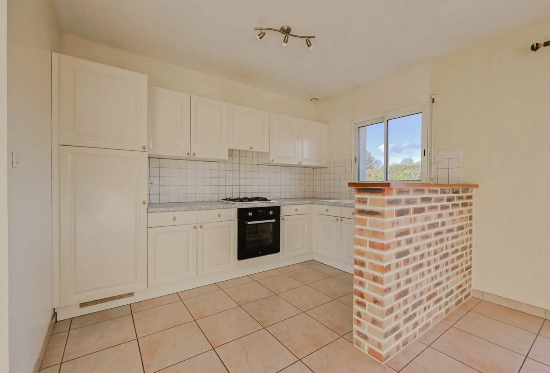 Maison_VM973-RESIDE_Immobilier-4-scaled Maison de plain-pied – 3 chambres – Villemandeur