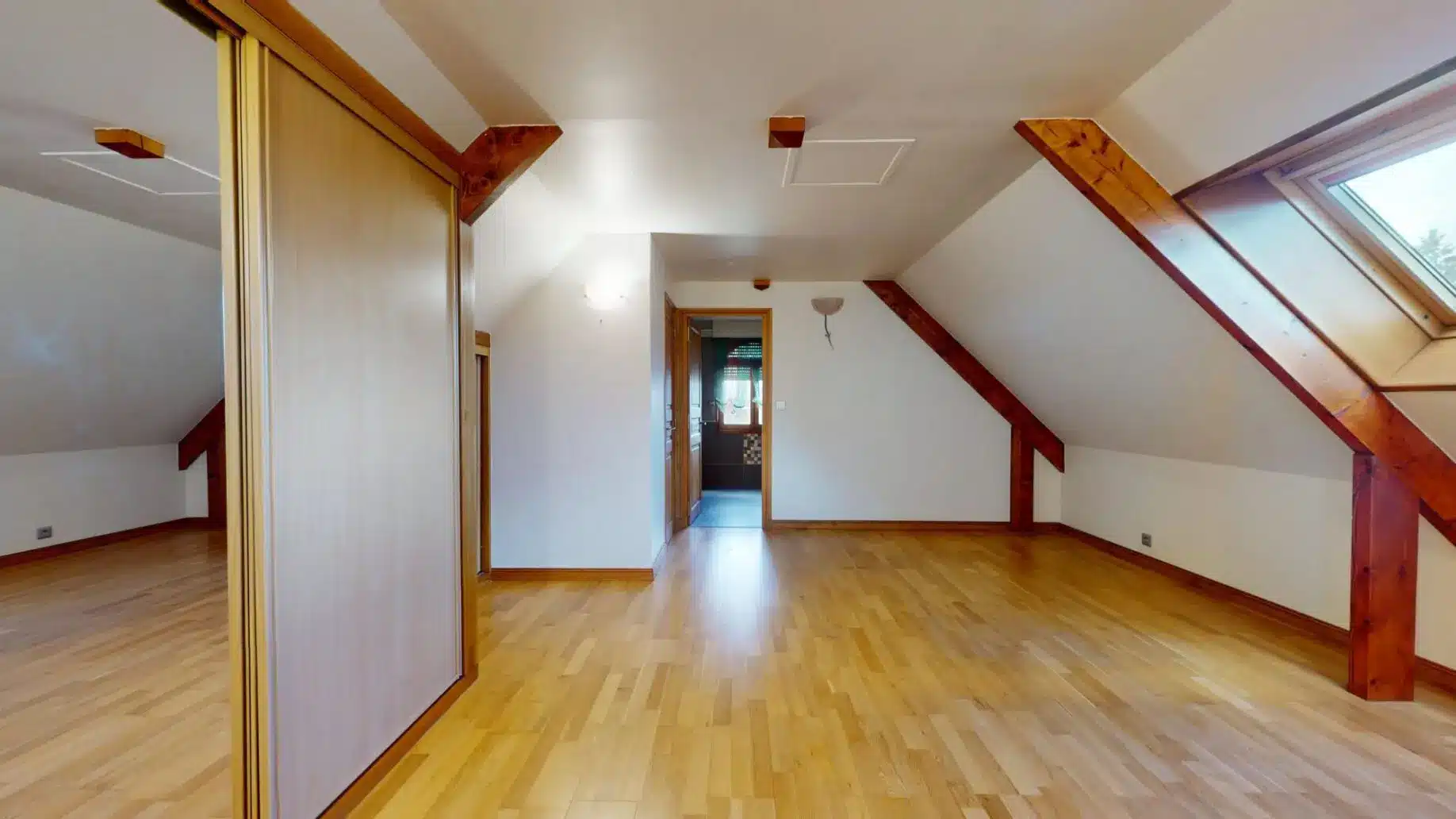 Maison_VM995-RESIDE_Immobilier-13-scaled Maison Famillial – 4 chambres – Sous sol – Garage