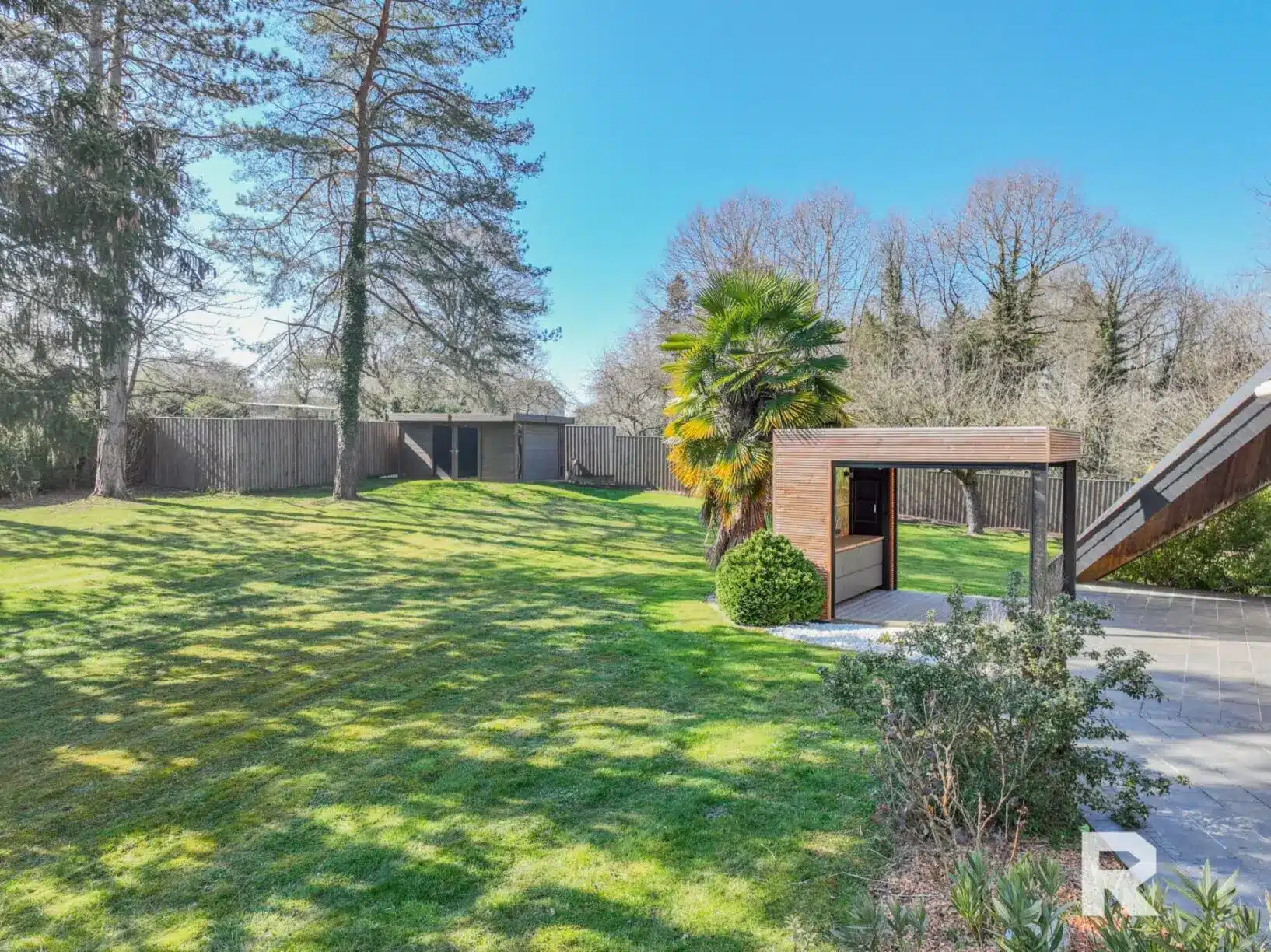 Maison_VM996-RESIDE_Immobilier-2-scaled Maison d’architecte – haut de gamme – 5 chambres