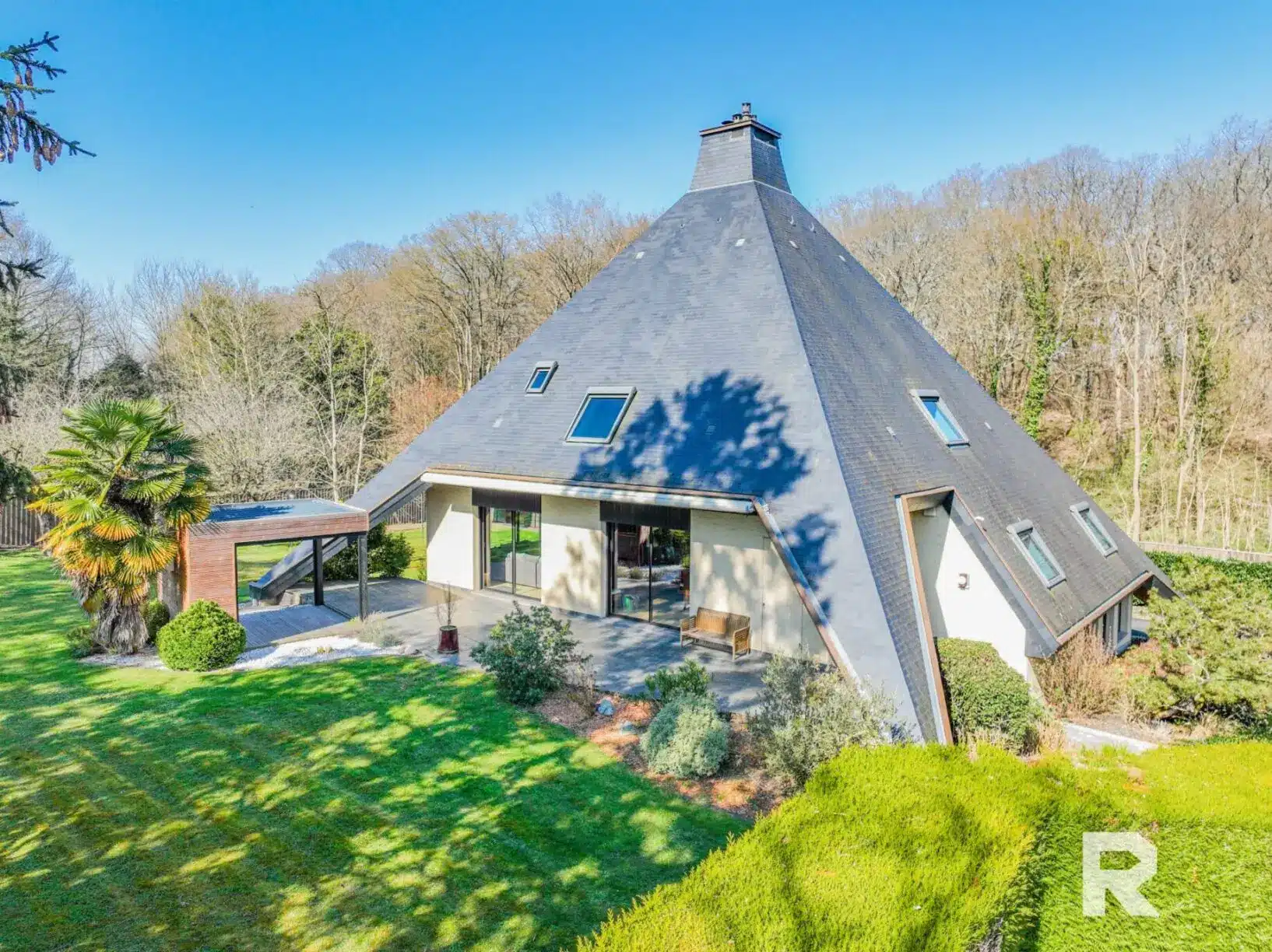 Maison_VM996-RESIDE_Immobilier-scaled (1) Maison d’architecte – haut de gamme – 5 chambres