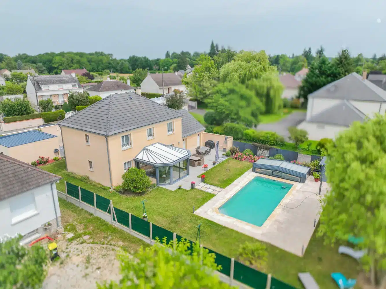 dji_fly_20250610_144004_40_1749559250158_photo Maison Familiale- Villemandeur – Piscine – 4 garages