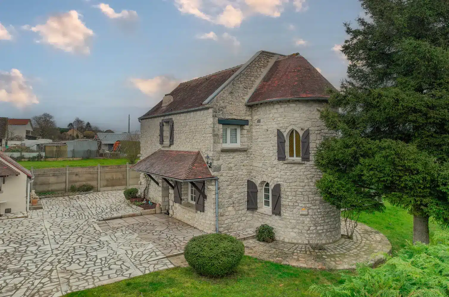dji_fly_20260206_103850_253_1770370990909_photo Vente / Maison 5 chambres Amilly