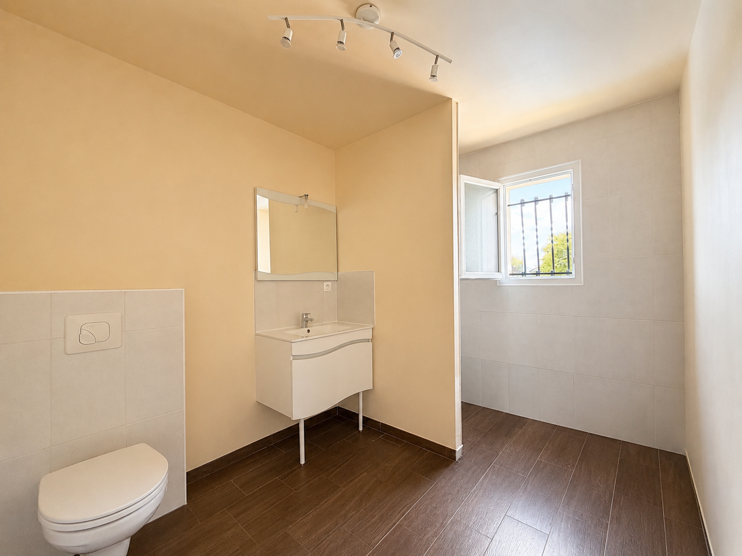 40b73639-815f-483f-a513-a9bea7e3b278 Vente / Plain pied / 3 chambres