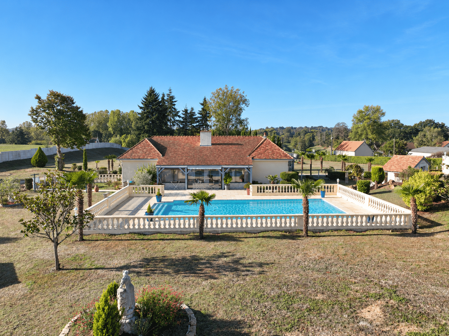 832B3A77-9155-4122-A8EF-94886FC63552 BRIARE – PROPRIÉTÉ AVEC DEUX HABITATIONS ET PISCINE